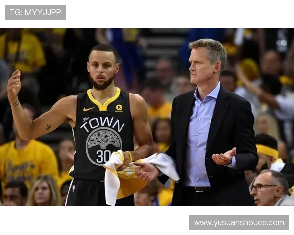 比卢普斯的场内表现与场外领导力如何？从严苛与宽松评分来看他的综合评价